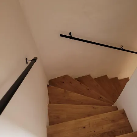 Petite Maison Entre Et Montagne